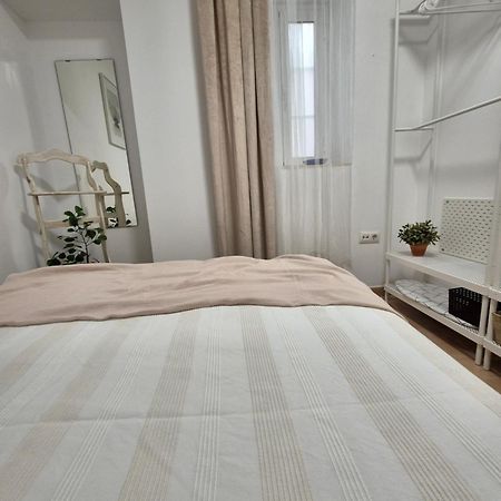 Hostfy Centro San Roman إشبيلية المظهر الخارجي الصورة
